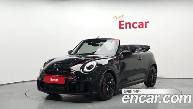 Mini Cooper Convertible 2024 — photo 1