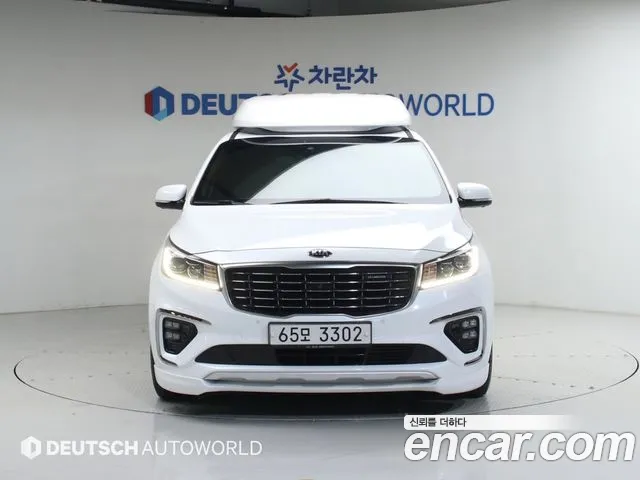 Kia Canival 2019 — photo 1