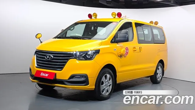 Hyundai Starex 2019 — photo 1