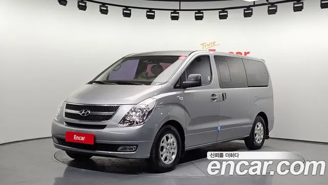 Hyundai Starex 2012 — photo 1