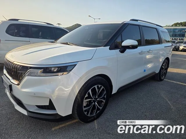 Kia Canival 2022 — photo 1