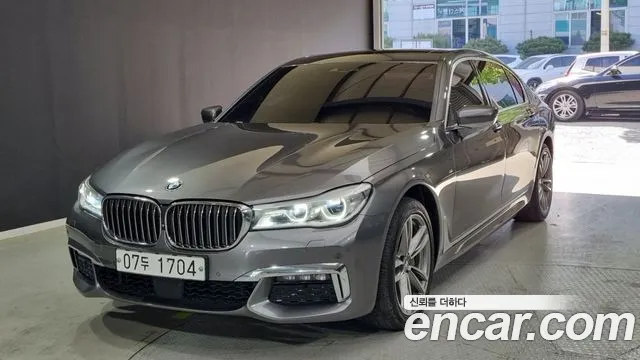 BMW 7-Series 2018 — photo 1