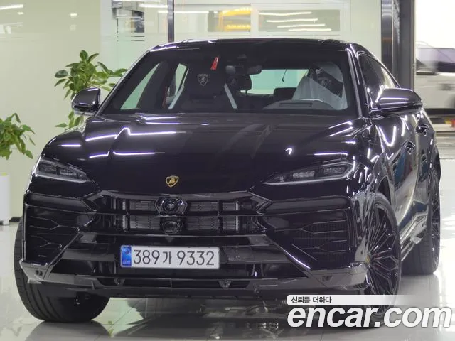 Lamborghini Urus 2025 — photo 1