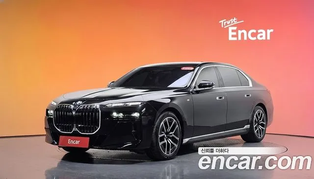 BMW 7-Series 2025 — photo 1