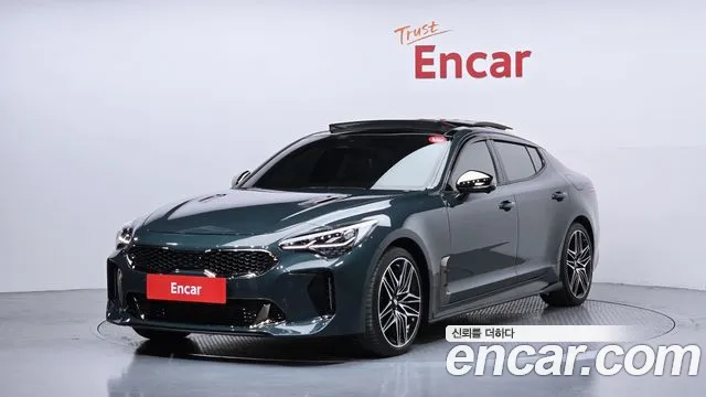 Kia Stinger 2023 — photo 1