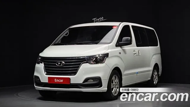 Hyundai Starex 2020 — photo 1