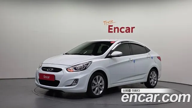 Hyundai Accent 2012 — photo 1