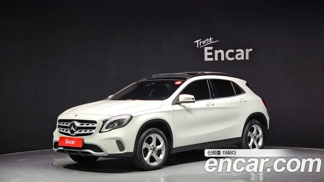 Mercedes-Benz GLA-Class 2018 — photo 1