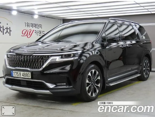 Kia Canival 2021 — photo 1