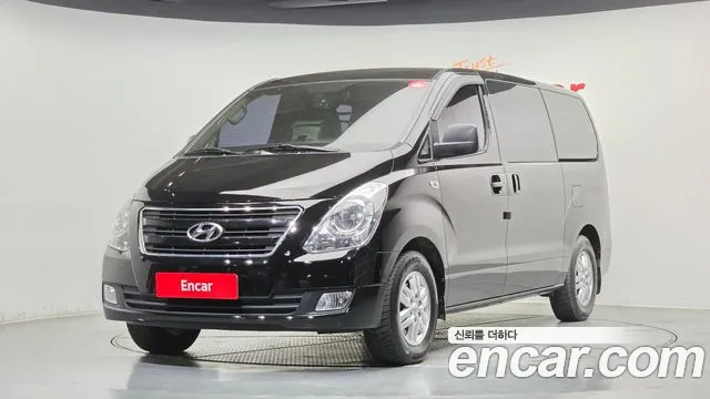 Hyundai Starex 2017 — photo 1