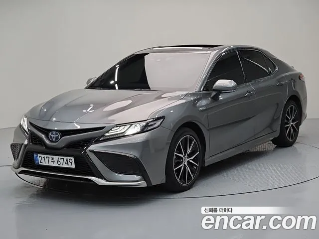 Toyota Camry 2024 — photo 1
