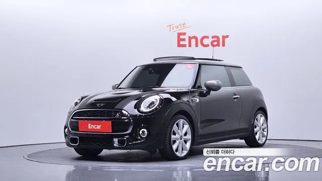 Mini Cooper 2020 — photo 1