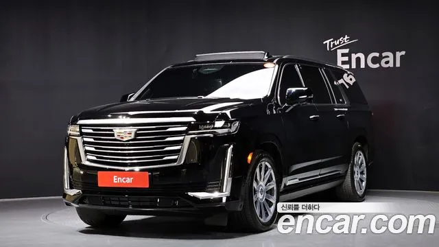 Cadillac Escalade 2023 — photo 1