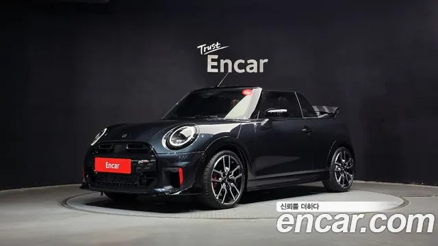 Mini Cooper Convertible 2026 — photo 1