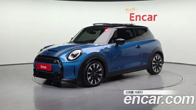Mini Cooper 2022 — photo 1