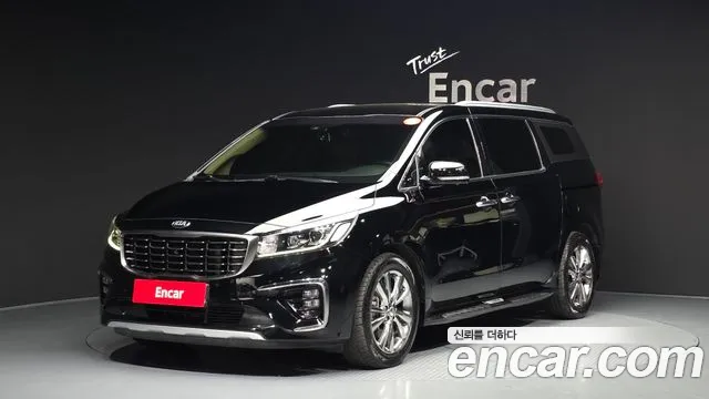 Kia Canival 2020 — photo 1