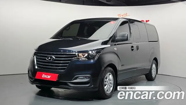 Hyundai Starex 2019 — photo 1