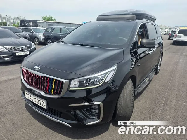 Kia Canival 2019 — photo 1