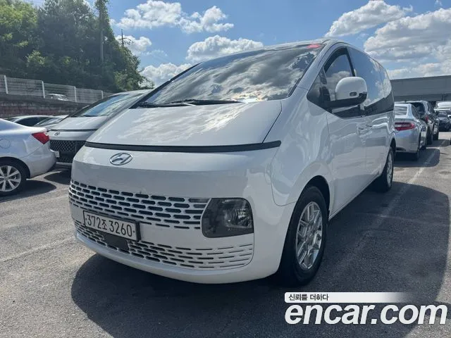 Hyundai Staria 2022 — photo 1