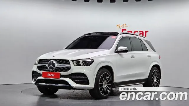Mercedes-Benz GLE-Class 2023 — photo 1
