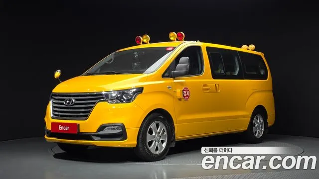 Hyundai Starex 2019 — photo 1