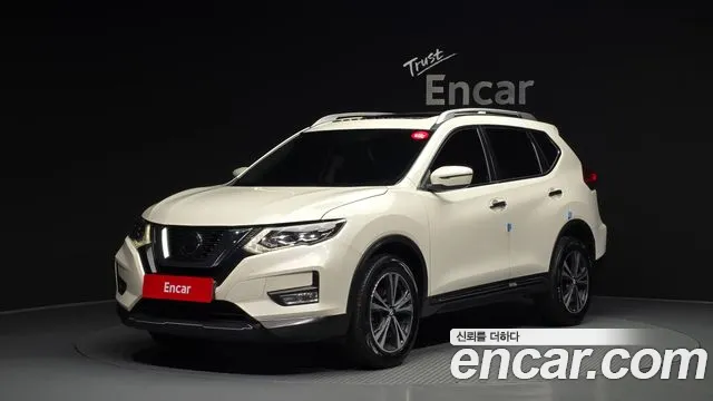 Nissan X-Trail 2018 — photo 1