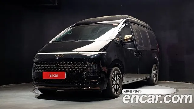 Hyundai Staria 2022 — photo 1