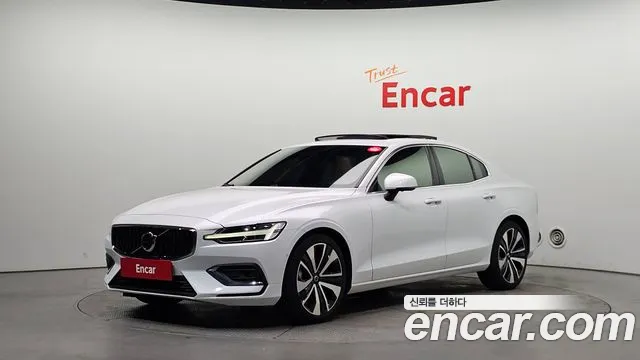 Volvo S60 2024 — photo 1