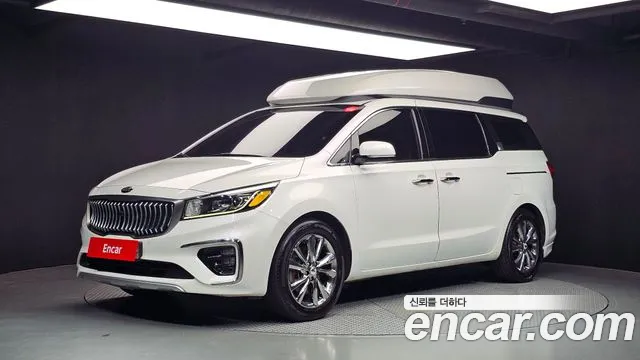 Kia Canival 2019 — photo 1