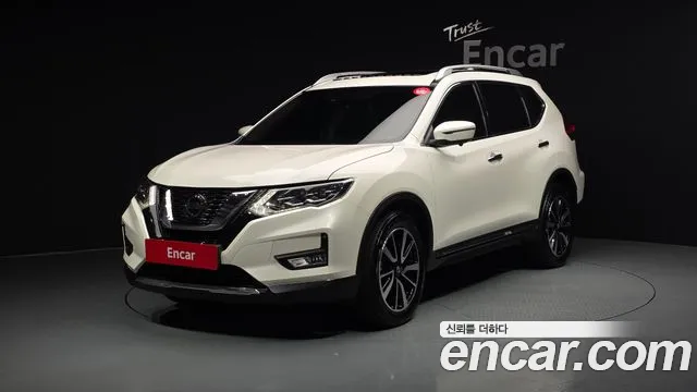 Nissan X-Trail 2018 — photo 1