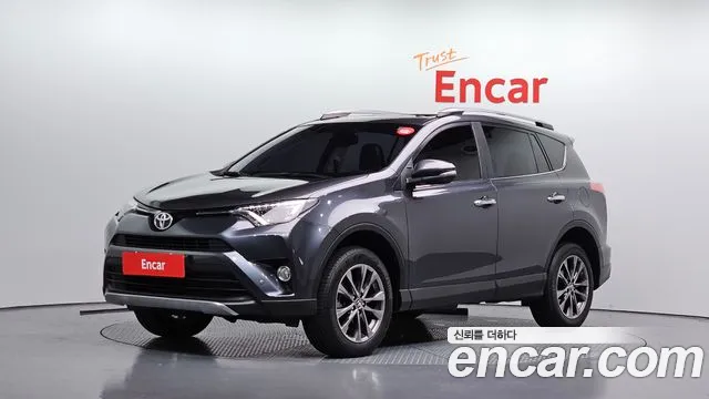 Toyota RAV4 2017 — photo 1