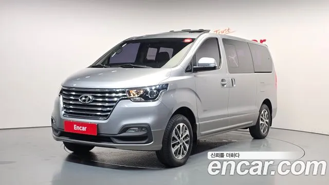Hyundai Starex 2019 — photo 1