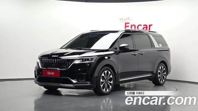Kia Canival 2023 — photo 1