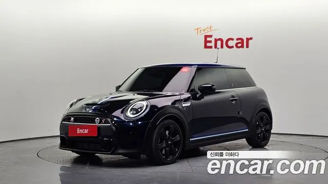 Mini Cooper 2022 — photo 1