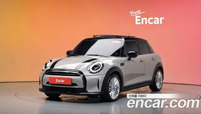 Mini Cooper 2022 — photo 1