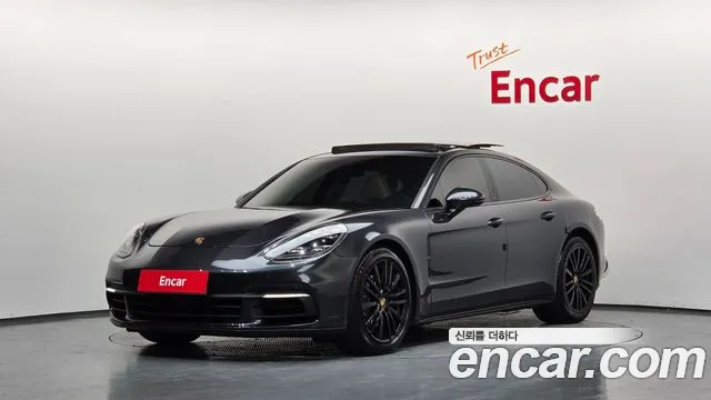Porsche Panamera 2018 — photo 1
