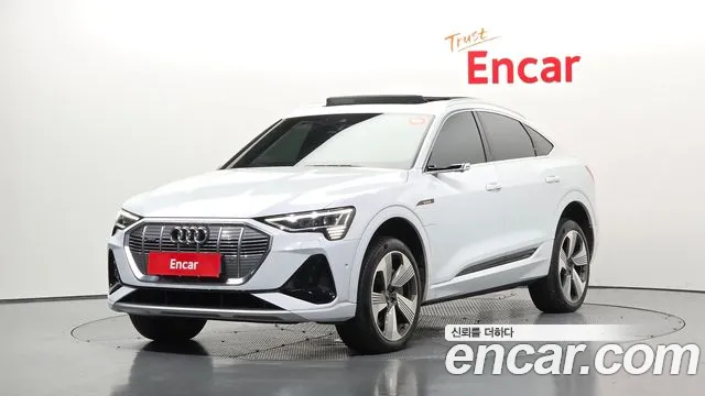 Audi e-tron 2022 — photo 1