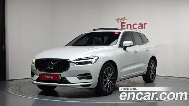 Volvo XC60 2018 — photo 1
