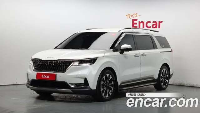 Kia Canival 2023 — photo 1