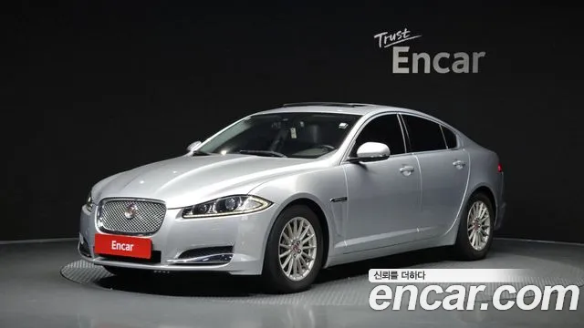Jaguar XF 2014 — photo 1