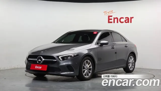 Mercedes-Benz A-Class 2020 — photo 1