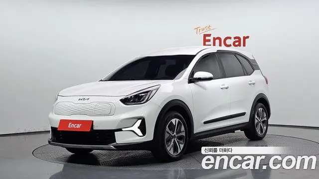 Kia Niro 2023 — photo 1