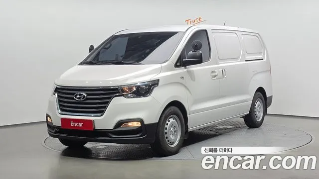 Hyundai Starex 2021 — photo 1