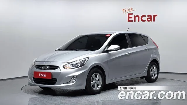 Hyundai Accent 2015 — photo 1