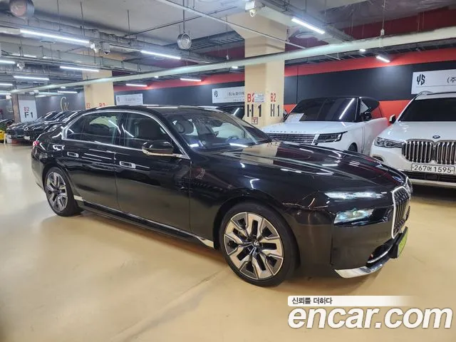 BMW 7-Series 2024 — photo 1