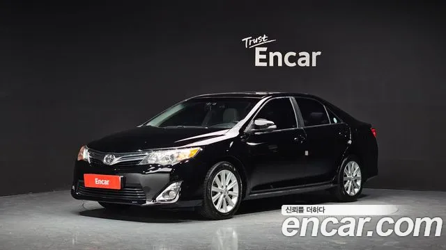 Toyota Camry 2012 — photo 1