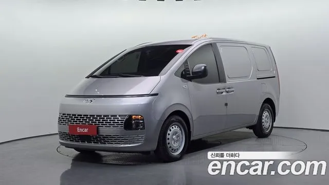 Hyundai Staria 2022 — photo 1