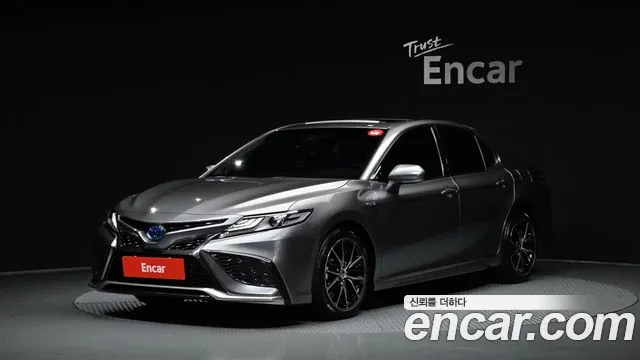 Toyota Camry 2024 — photo 1