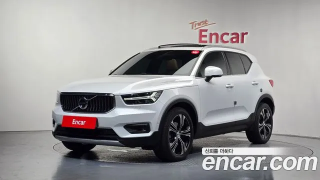 Volvo XC40 2021 — photo 1