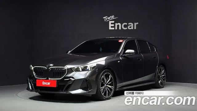 BMW 5-Series 2025 — photo 1